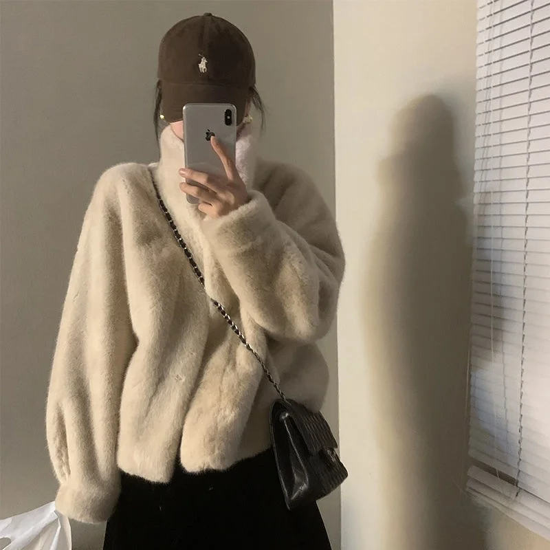 

Winter Young Women's Eco-friendly Water Vole Fur Plush Leather And Fur Integrated Coat Style Short Stand Collar Fur Jacket