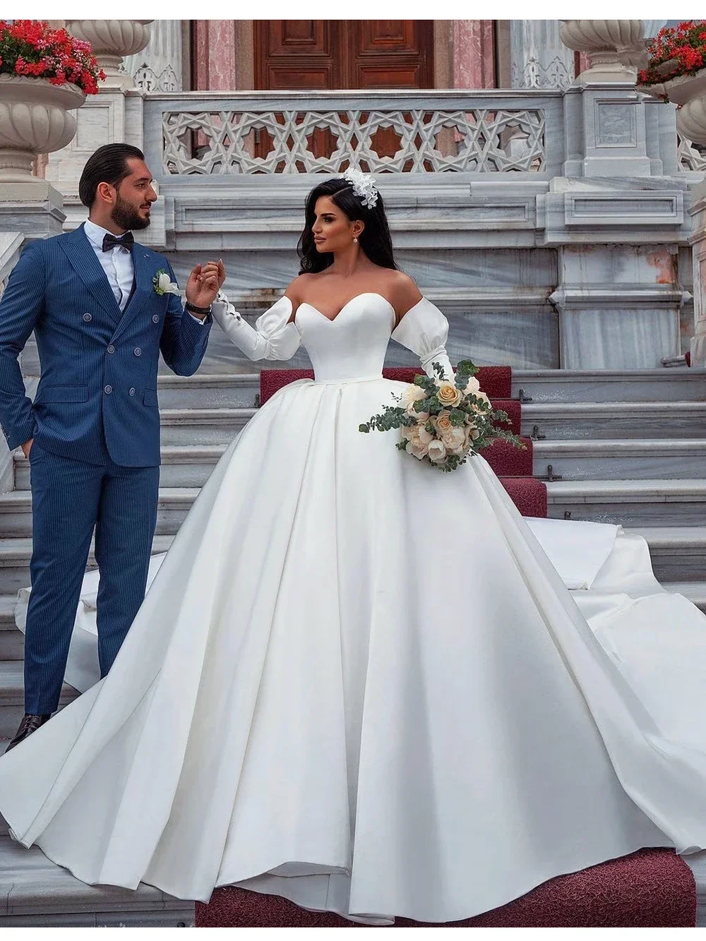 Charmante bescheiden eenvoudige strapless trouwjurken lieverd bruidsjurken op maat gemaakte lange trein gezwollen mouwen nieuwe vestido