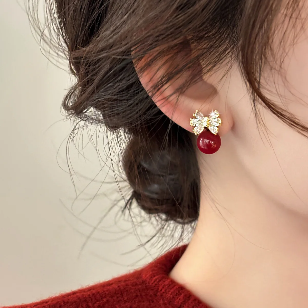 موضة كريستال الزركون القوس عقدة وأقراط للنساء أنيقة زهرة اللؤلؤ حجر الراين الأحمر القرط حفلة عيد الميلاد مجوهرات هدية