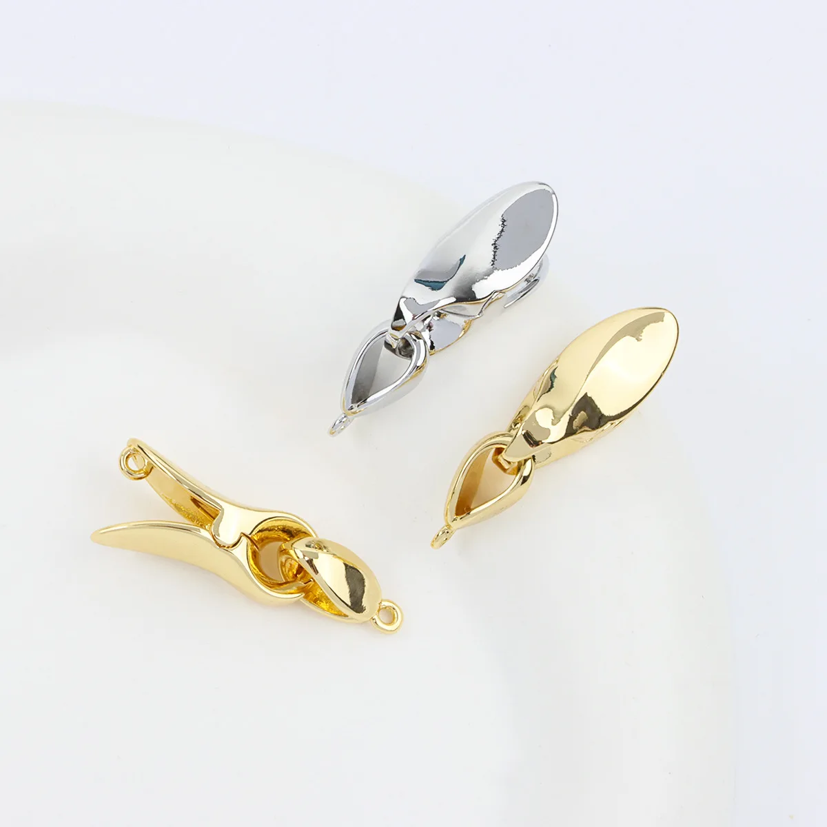 

1 Piece of Copper Gold Plated Smooth Spring Push Buckle Necklace Bracelet Clip DIY Jewelry Making Material Accessories Wholesale