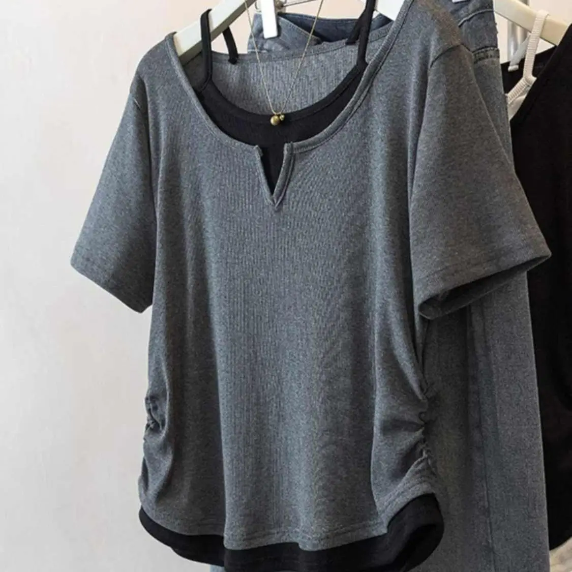 Plus-size women's summer new commuting style loose slimming spliced versatile fake two-piece round neck short-sleeve T-shirt