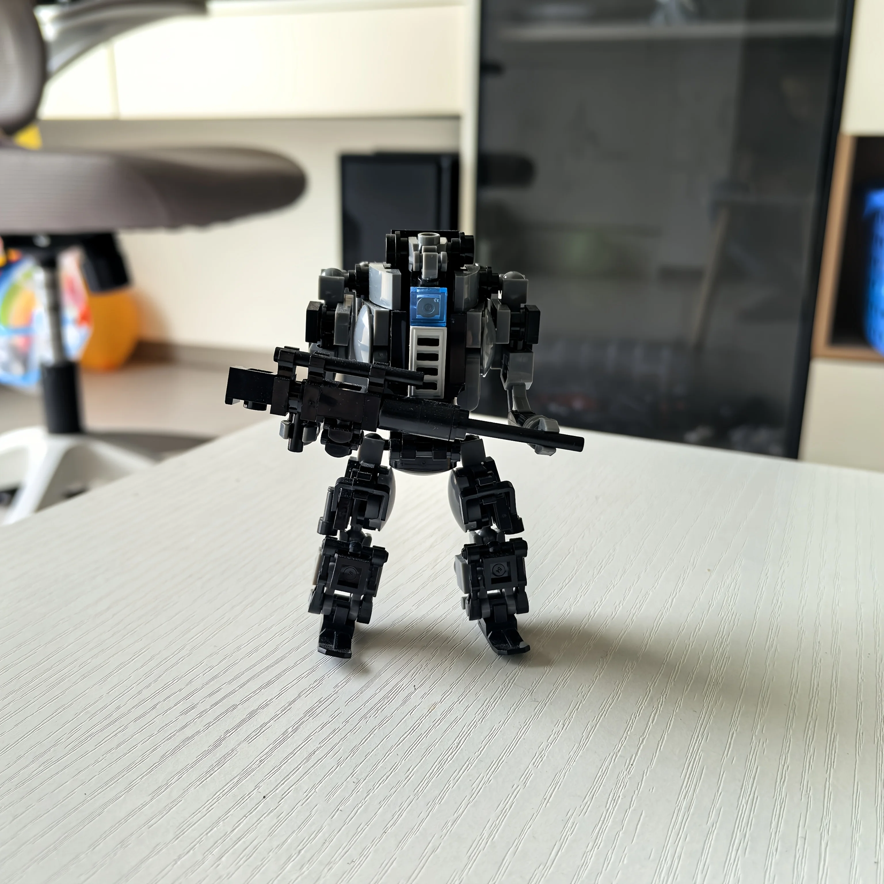 Creative Building Blocks MOC Titan Manned Mecha: Mechanical Wolf with Weapon (Minifigure-Fittable, Minifigure Not Included)