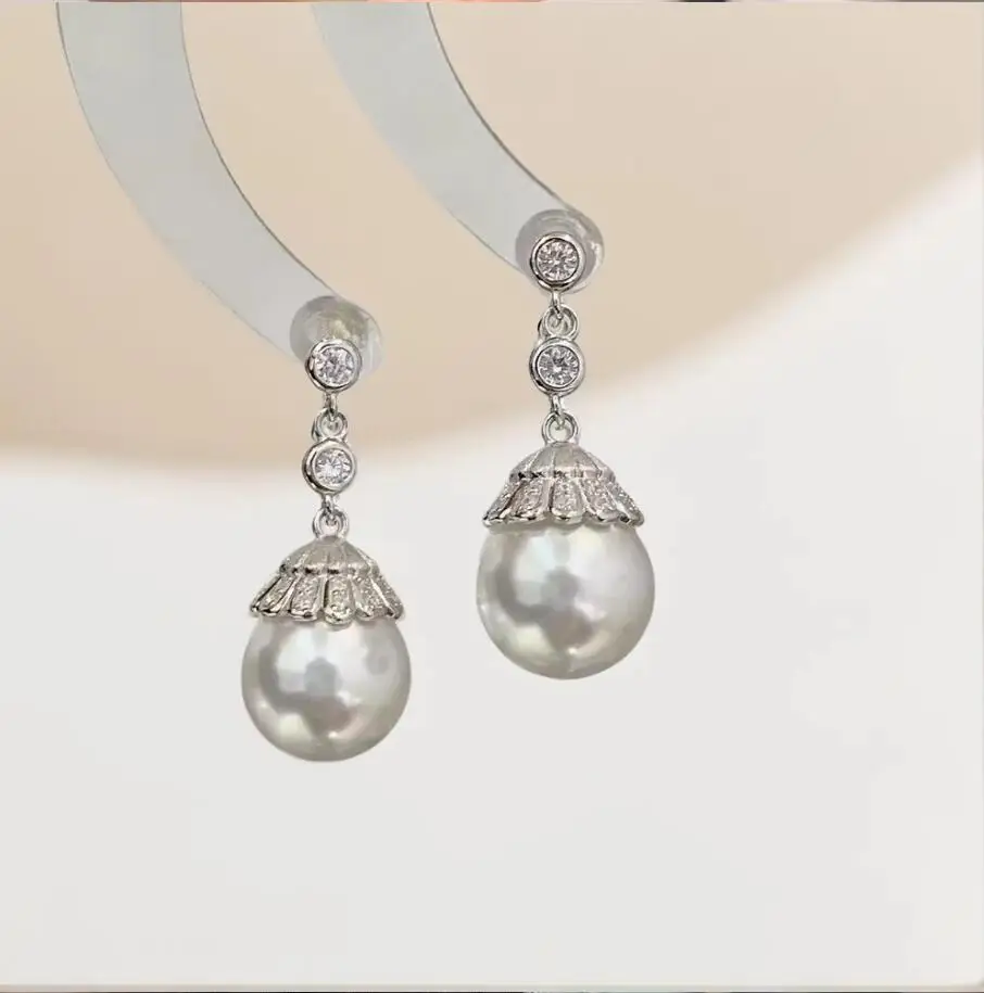 Elegant Pair of 10-11mm South Sea Round White Gold Pearl Dangle Earring 925s