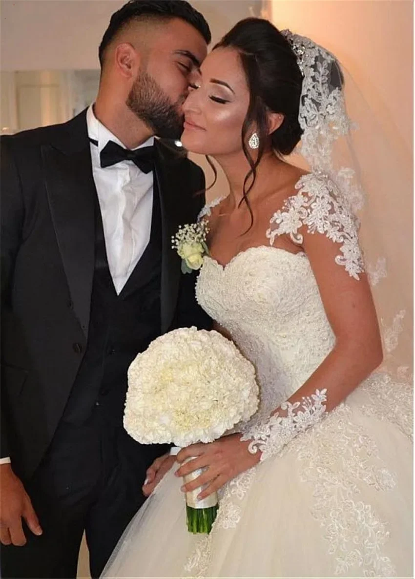 

Long Sleeves Vestidos De Noiva 2025 Lace Applique Custom Made Wedding Dresses Ball Gowns Modest Bridal Gowns Customized