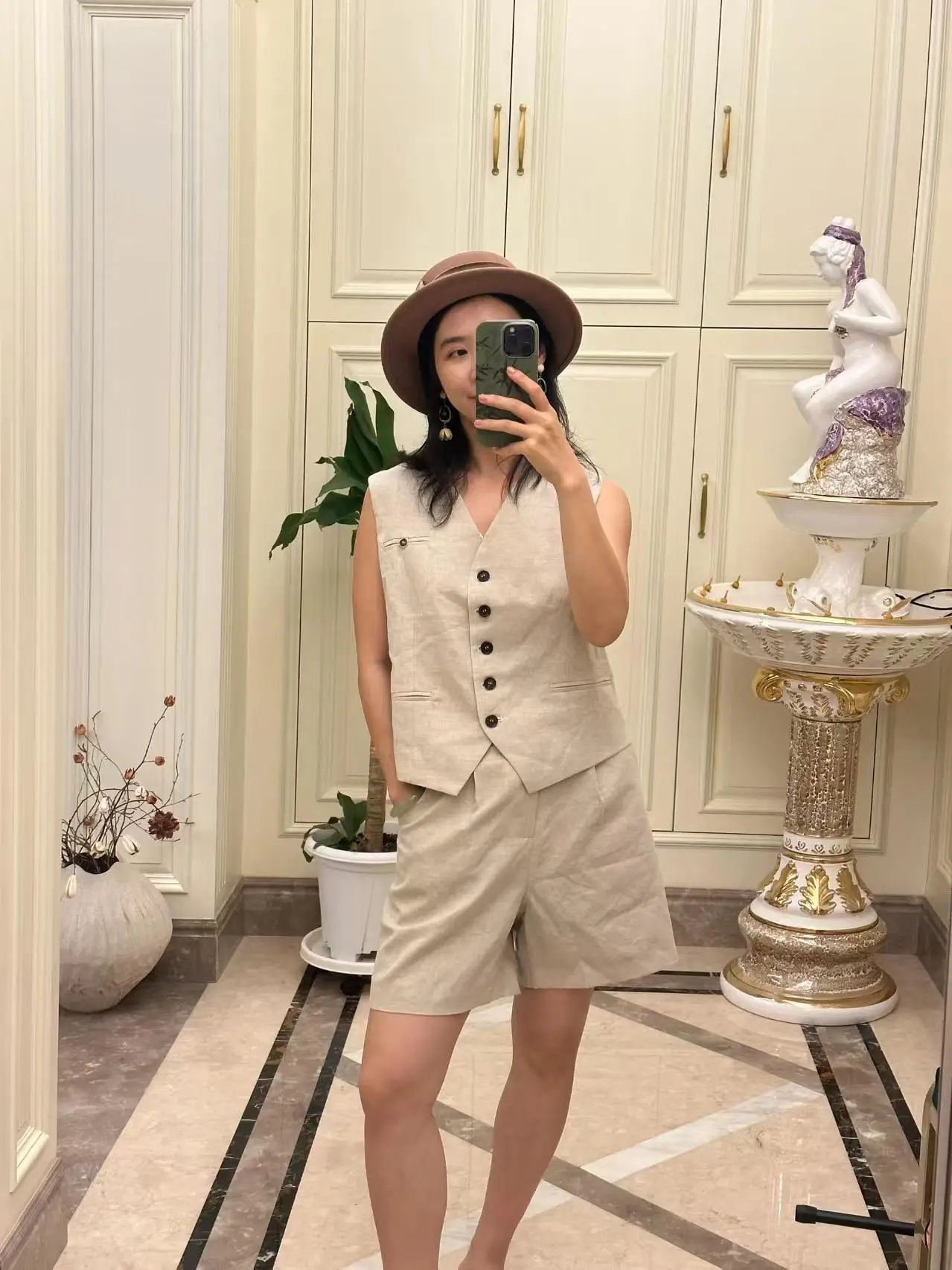 

Summer 2026 Women's Casual Commute Style Khaki Single Button Vest Shorts Two Piece Set Slimming High Waist Short Pants