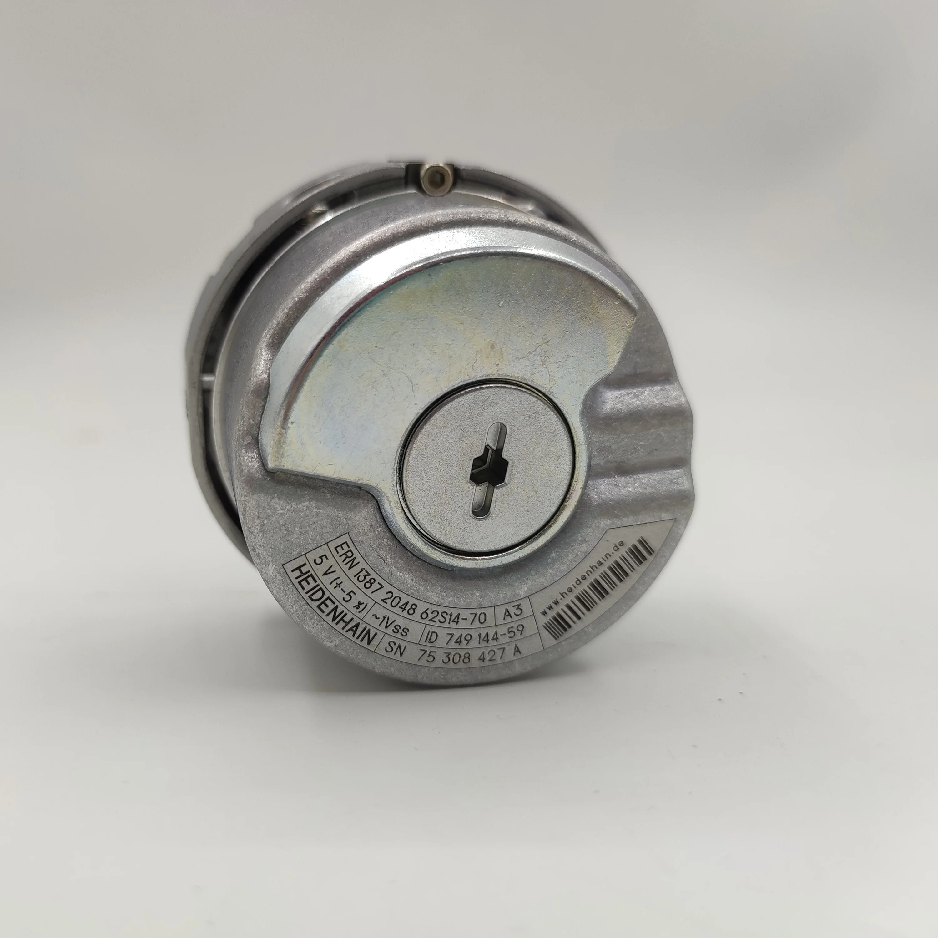 Roc413 512 Id:1109254-07  Rotary Encoder (singleturn) with Integral Bearing for Separate Shaft Co Upling