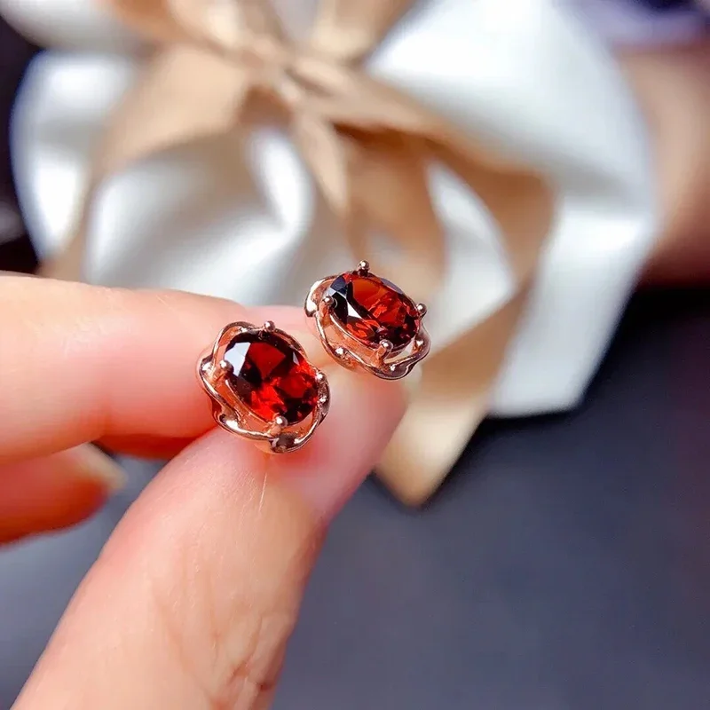 

Original Design Silver Inlaid Ruby Geometric Stud Earrings For Women Classic Glamour Elegant Jewelry Party Accessories