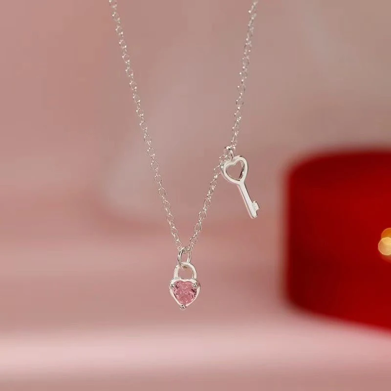 Pink Zircon Heart Key Pendant Necklace Cute Light Luxury Clavicle Chain For Women Elegant Small Exquisite Necklace Party Jewelry