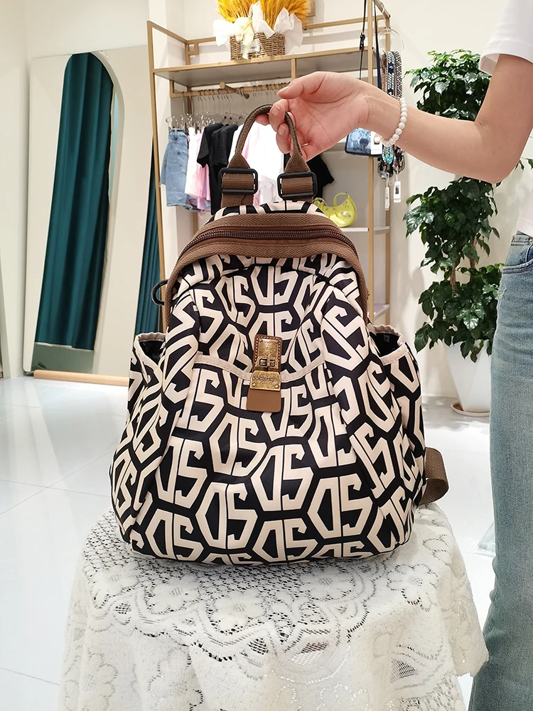 

New Large Capacity Luxury Backpack Shoulder Mochilas Femininas School Nylon Bagpack Travel Sac A Dos Shoulder Femme Anti Vol