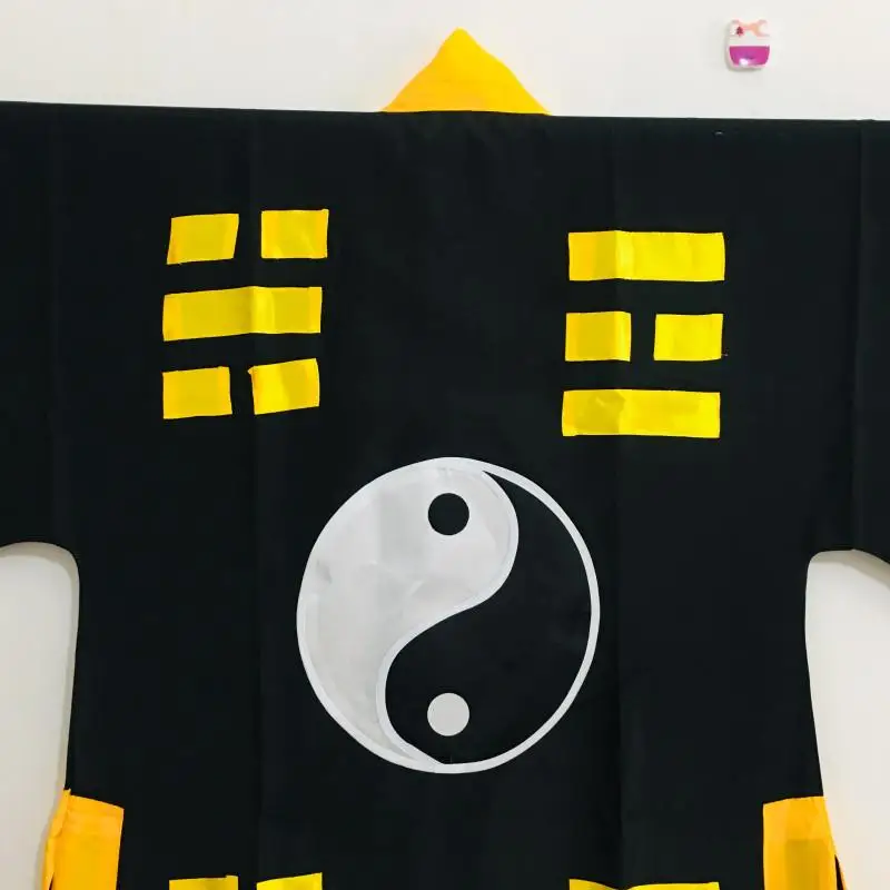 Set Jubah Taoist Berkualitas Tinggi Warna Kuning Kostum Tai Chi Delapan Triams Pakaian Taoist untuk Halloween Dekorasi Rumah dan Perlengkapan