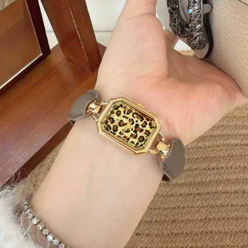 2026 New Retro Square Small Dial Leather Watch Women's High-end Fashion High-Quality Elegant Watch Accessories Women's Gift
