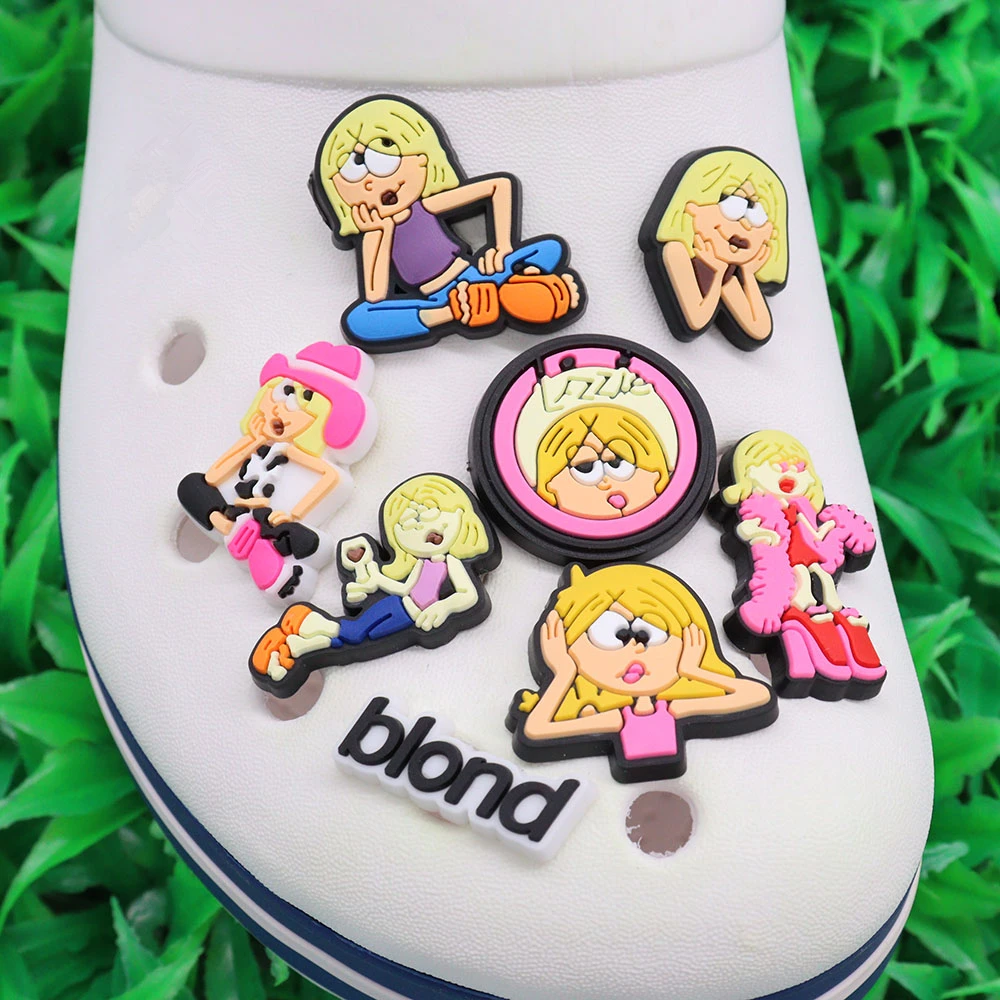 8Pcs Nette Blonde Mädchen Beliebte PVC Schuhe Charms Dekorationen DIY Frau Sandale Schuhe Schnalle Ornament Fit Rucksack – Detail 1
