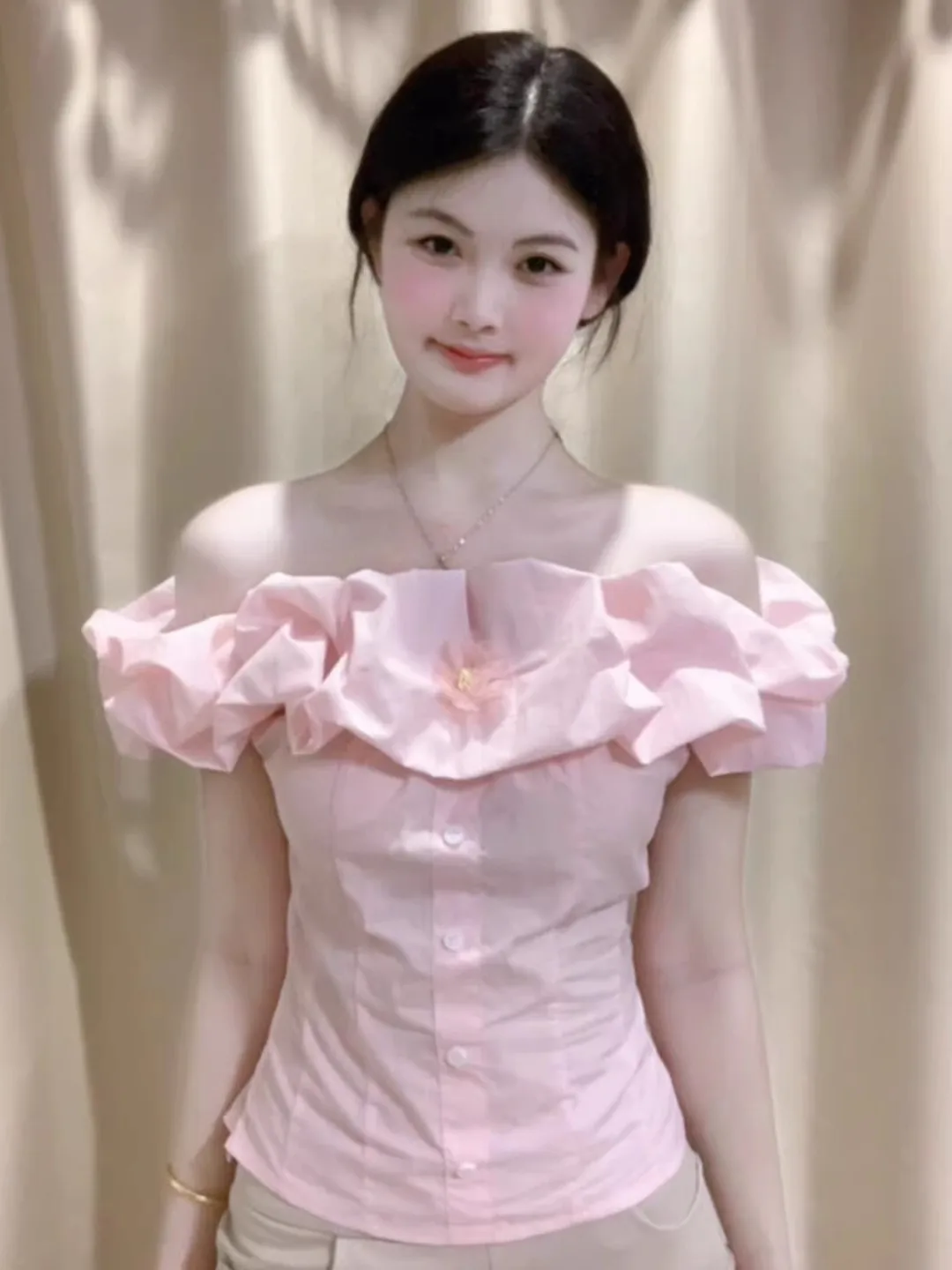 

Розовая блузка с кружевной отделкой на одно плечо и коротким рукавом, женская, новинка лета 2026, с эффектом утяжки на талии, элегантный топ во французском стиле