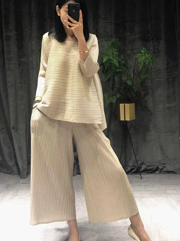 LANMREM Pleated Two Pieces Pants Set For Women Elegant Vintage Round Neck Loose Tops + Calf-Length Wide Leg Pants 2024New OA979