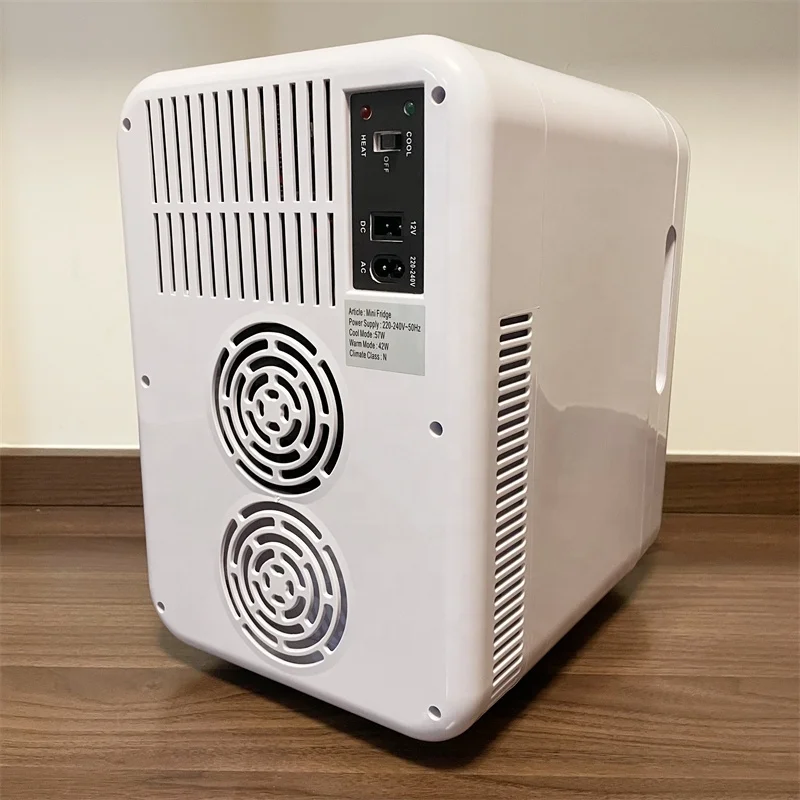 سعر المصنع رائجة البيع بالجملة 12 فولت 6L مستحضرات التجميل سيارة ثلاجة صغيرة محمولة 12 فولت سيارة صغيرة