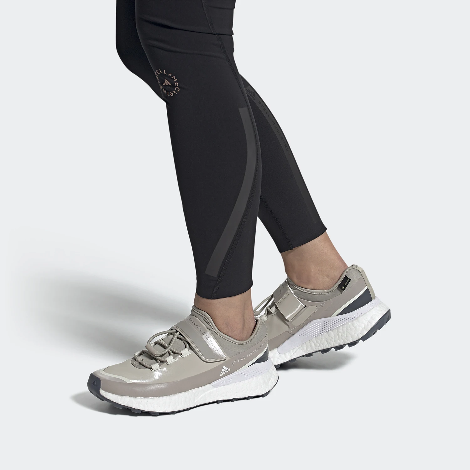 

Adidas Genuine New Women's Cushioned Running Shoes FV6518