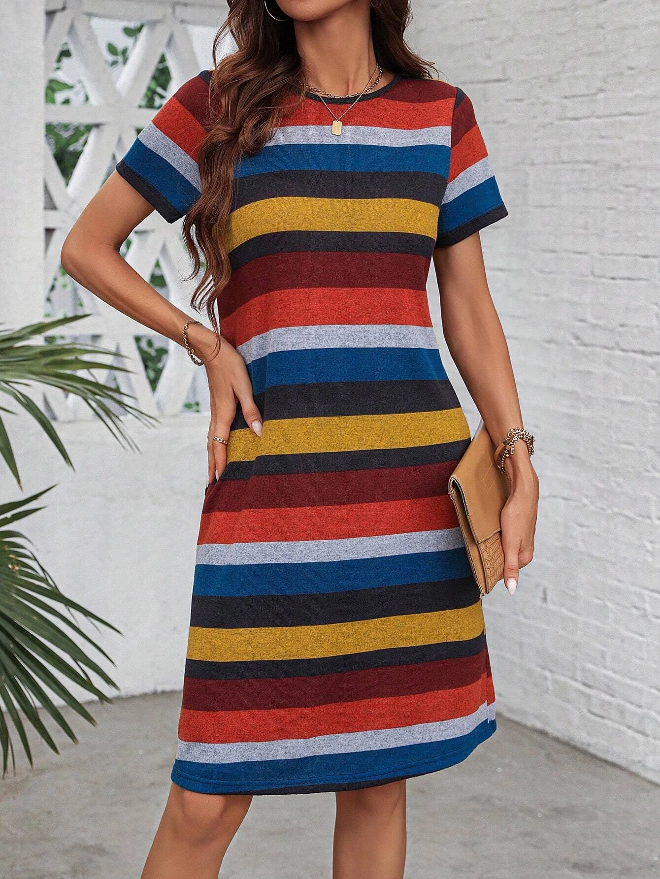 Retro colorful striped short-sleeve round-neck dress for women, casual loose-fit slimming T-shirt dress with pockets, mid-length