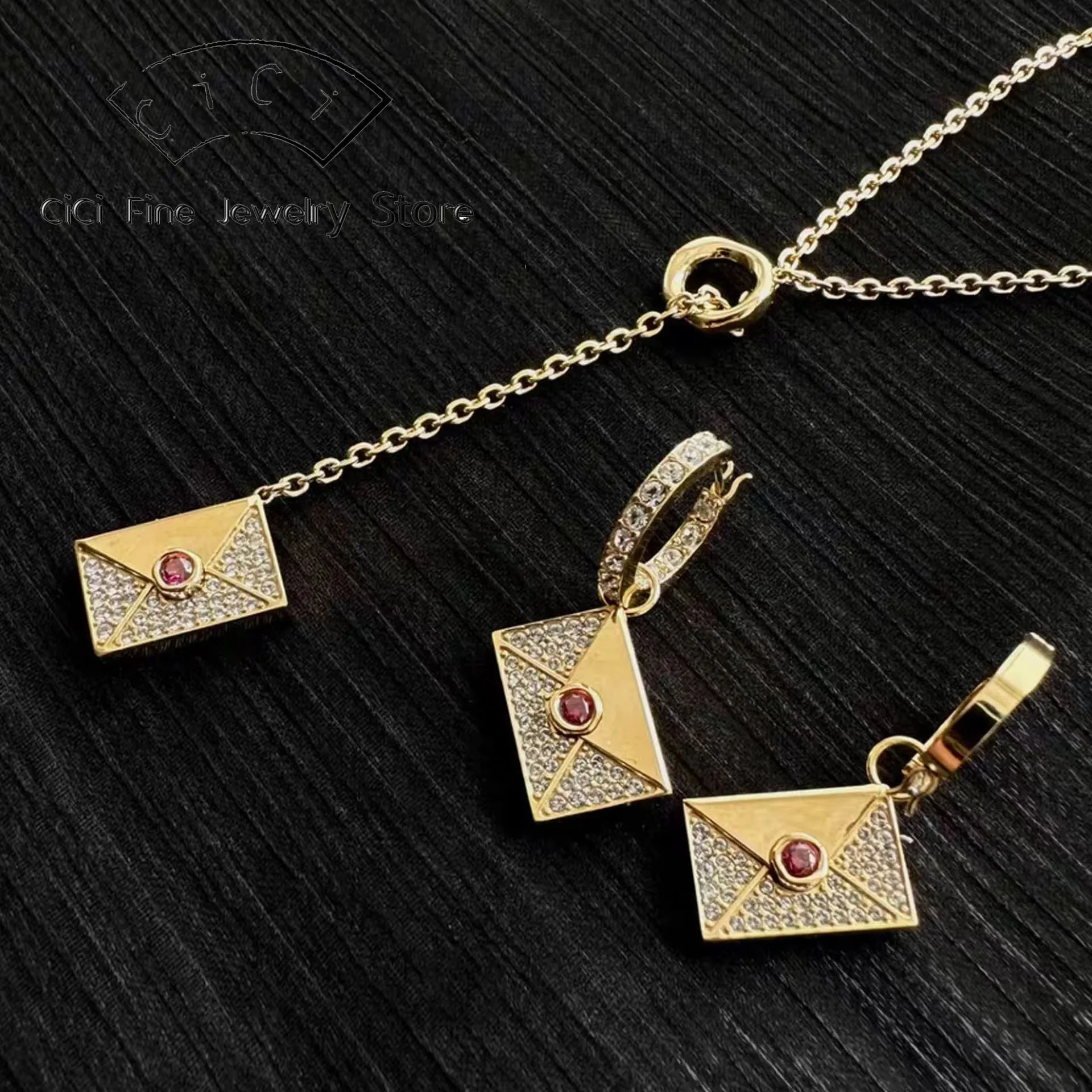 

Новинка 2025, оригинальные серьги серии конвертов, комплект ювелирных изделий, модное ожерелье с квадратным сердцем, браслет, кольцо для женщин, романтический подарок