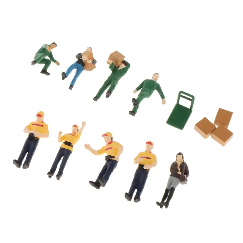 13Pcs 1:64 Scale Hand Painted People Plastic Gas Station Layout Table Decor