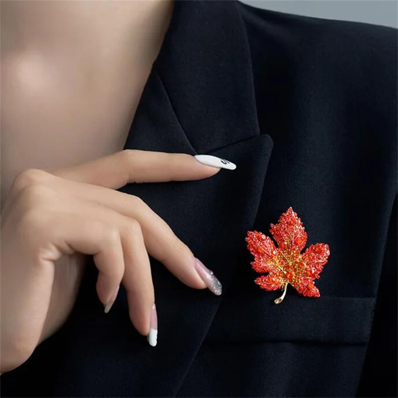 Rinhoo Crystal Double Red Maple Leaves Brooches Plant Brooch For Women Pearl Leaf Buckle Pins Badge Jewelry Gift