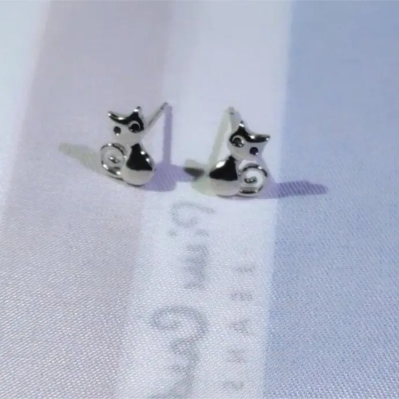 

New Lovely Cute Cat Stud Earrings For Women 925 Sterling Silver Hot Fashion Animal Design Birthday Party Jewelry Gifts Fast Ship