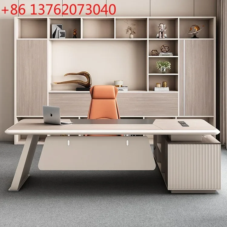 

Простой и современный стол руководителя, стол в стиле лёгкой роскоши, комплект стола и кресла для менеджера.