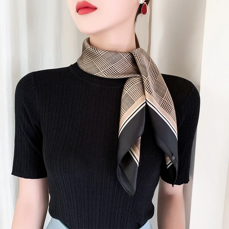 Luxury Popular Stripe Square Silk Scarf Women Headcloth Four Seasons Sunscree Fashion Letter Silk Scarves bandanna foulard