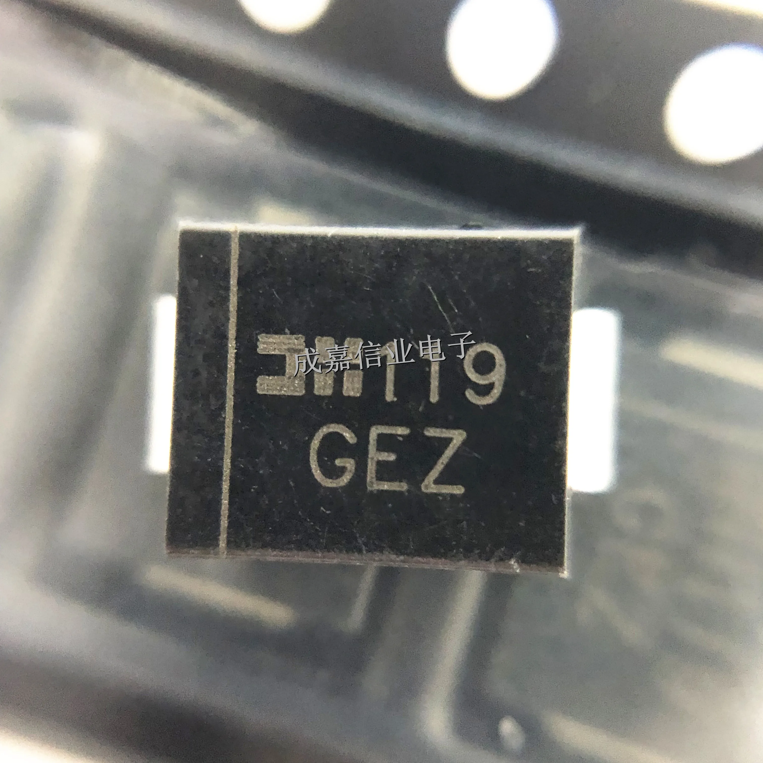 

10pcs/Lot SMCJ24A-13-F SMC DO-214AB MARKING;GEZ ESD Protection Diodes/TVS Diodes 1500W 24V Operating Temperature:-55C-+ 150 C