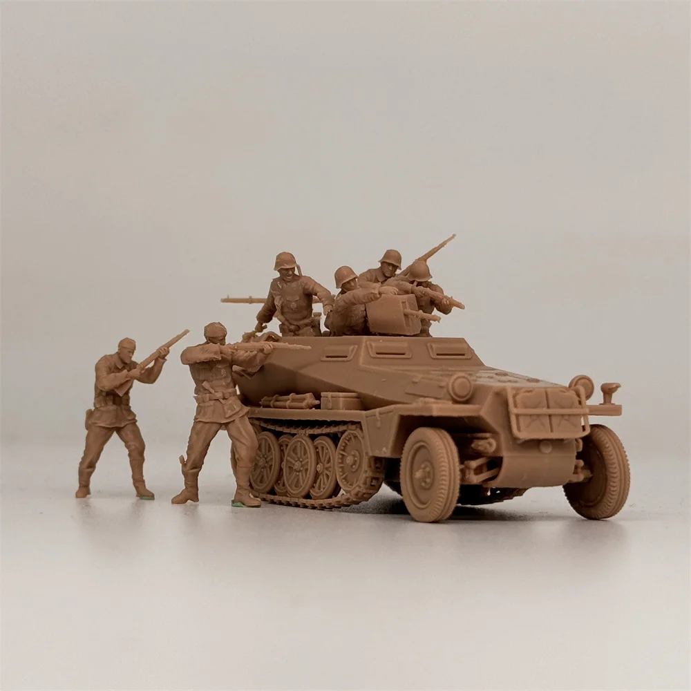 1/72 Scale WW2 SDK.FZ Half track Vehicle Soldier Action 7 Figures Wargaming Resin Model Miniature Unassembled Military Diorama