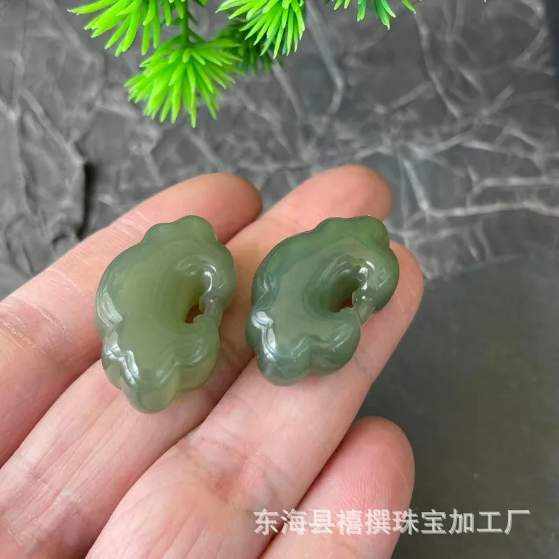 Natural Hetian Ruyi Lock Pendant Accessories Peace Amulet Men And Women Jade Ornament