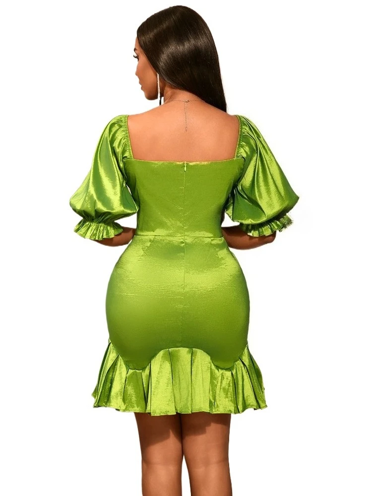 فستان نسائي من الساتان ميدي مثير برقبة مربعة وأكمام منتفخة مزين بالترتر وحاشية مكشكشة مناسبة للحفلات المسائية