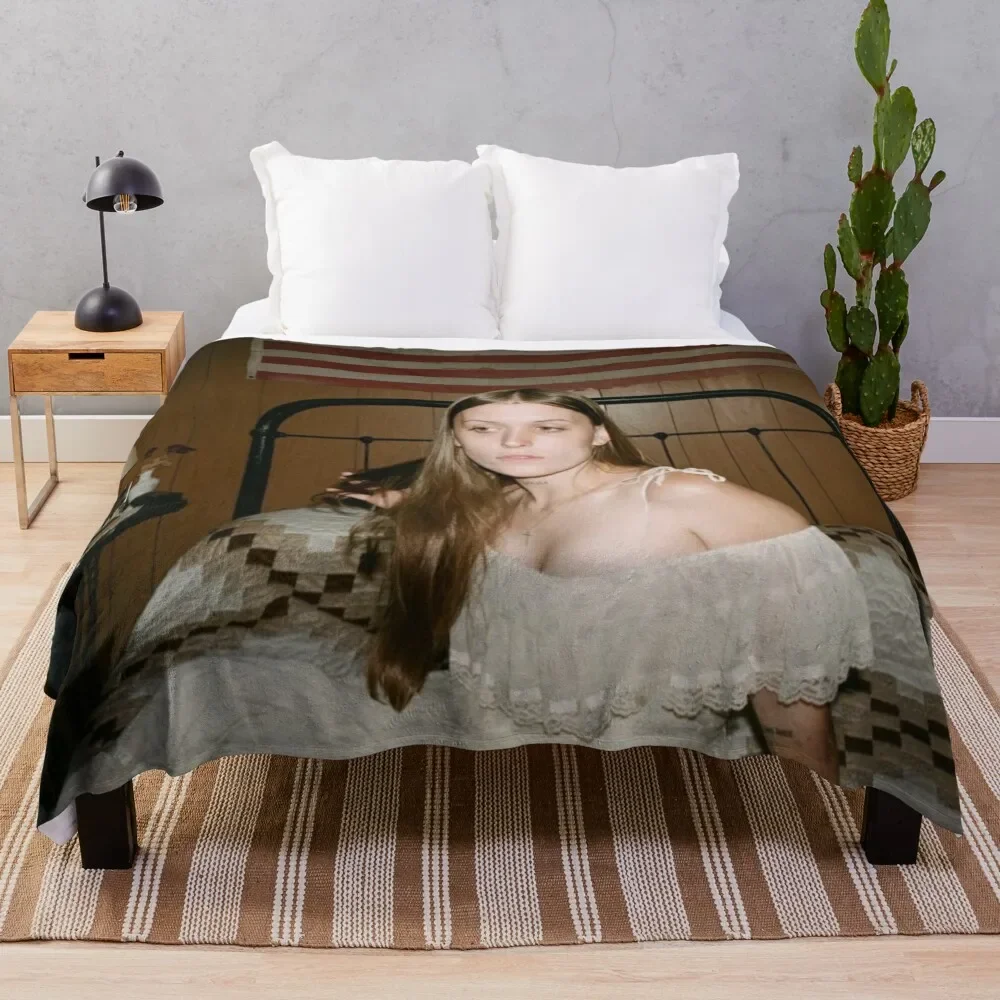 

Ethel Cain Throw Blanket Anti Shedding Soft Fuzzy Blanket for Home