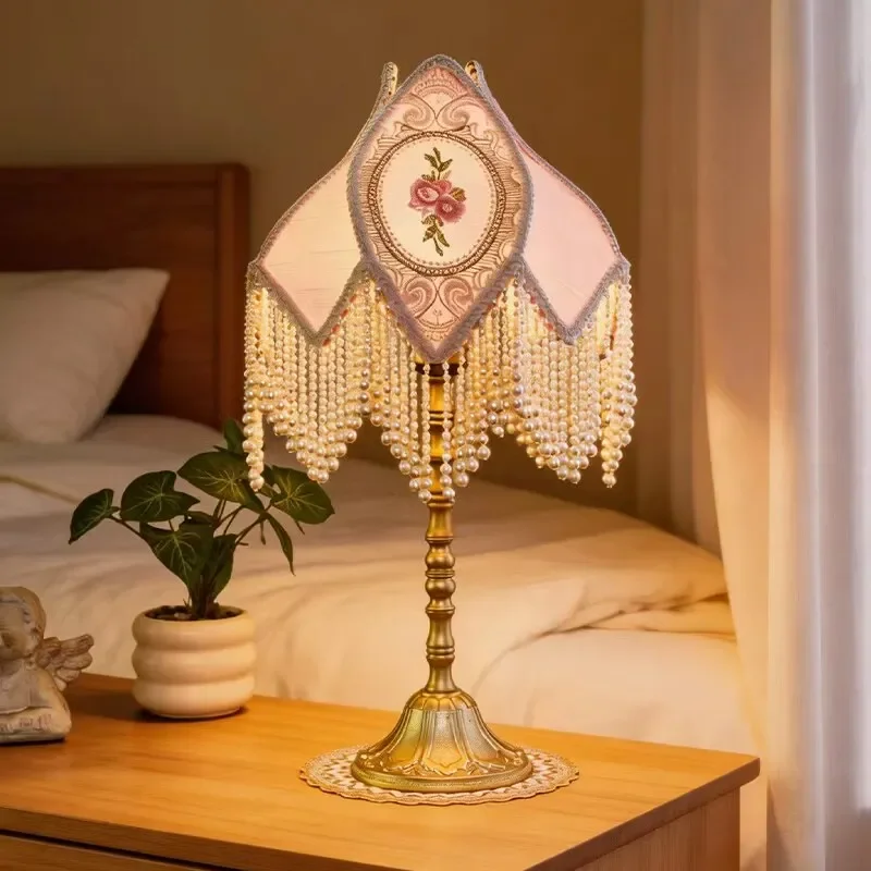 European Country Style, American Vintage, French Tassel Desk Lamp, Creative Gift, Desktop Powered Bedroom Bedside Desk Lamp