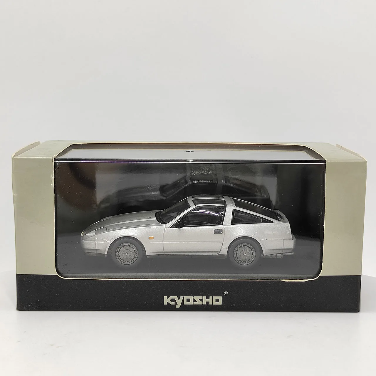 

Defective KYOSHO 1:43 Scale Fairlady Z 300ZR Silver Alloy Car Model