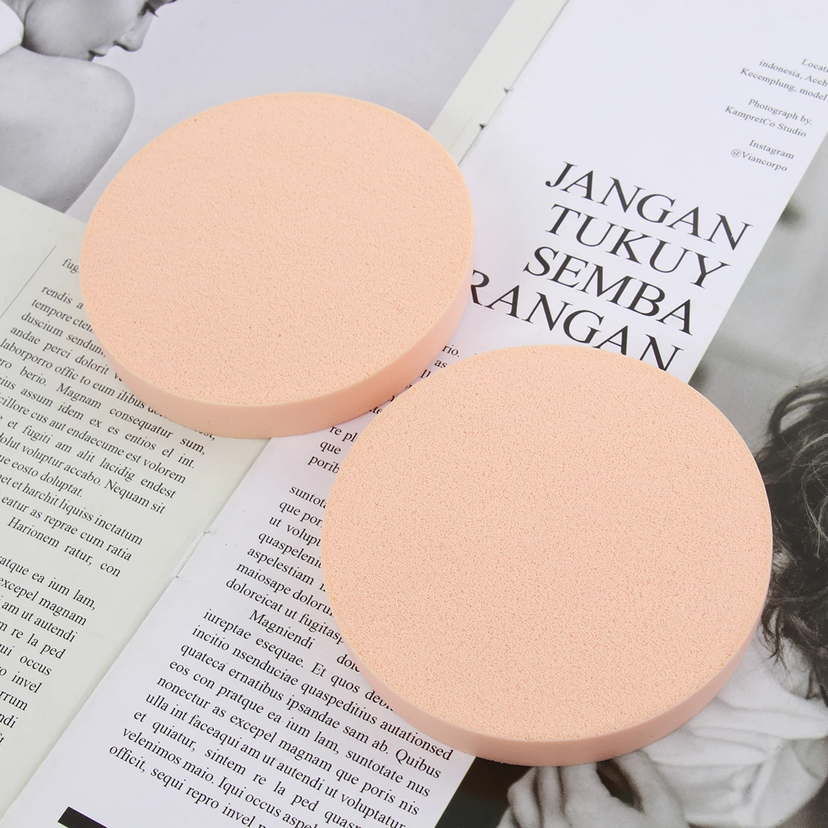 12 قطعة من إسفنجة بودرة المكياج المستديرة المربعة للوجه، أداة توزيع ناعمة للاستخدام الجاف والرطب لأداة مزج الأساس