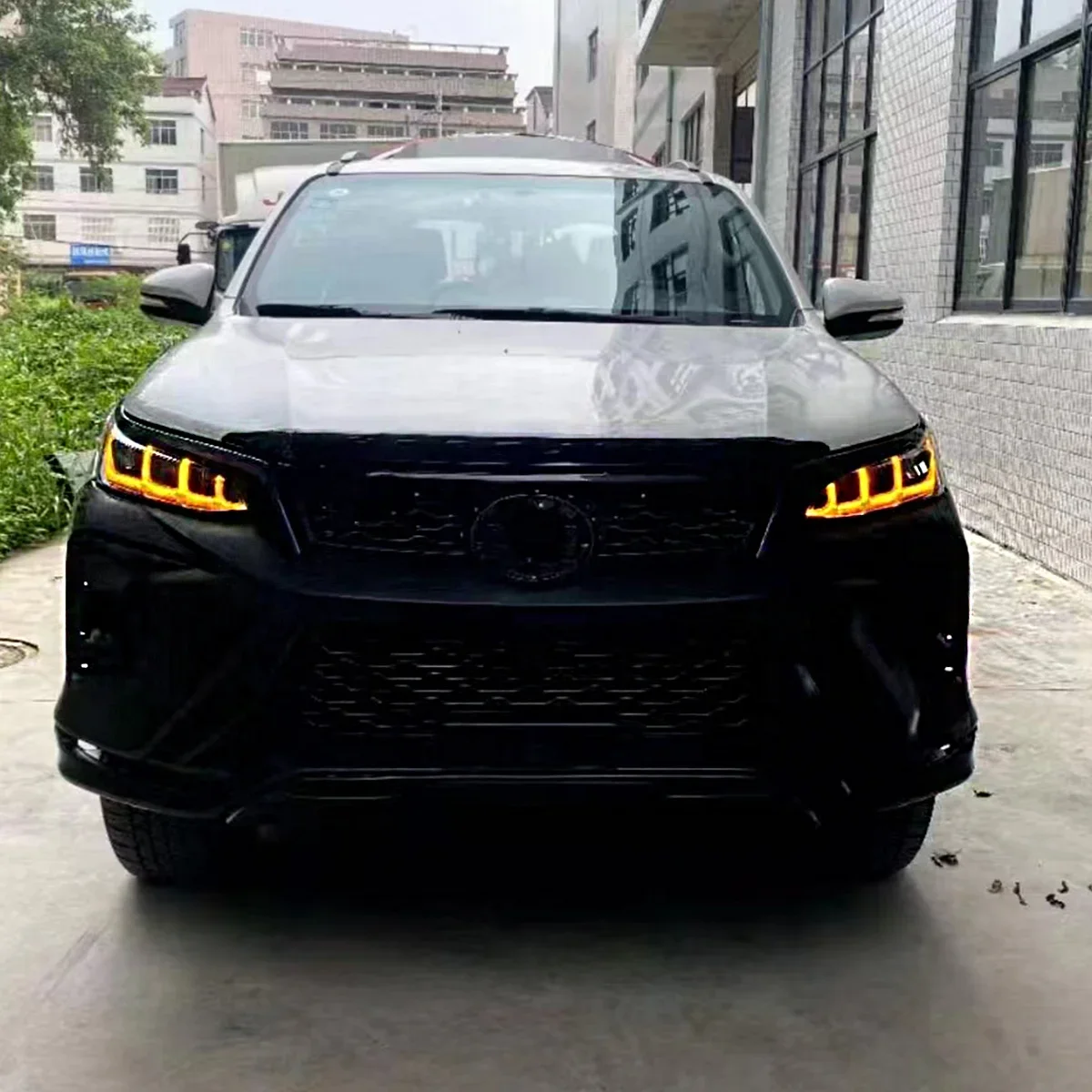 

High quality PP material bumpers for toyota fortuner 2016 2017 2018 2019 upgrade 2021 look