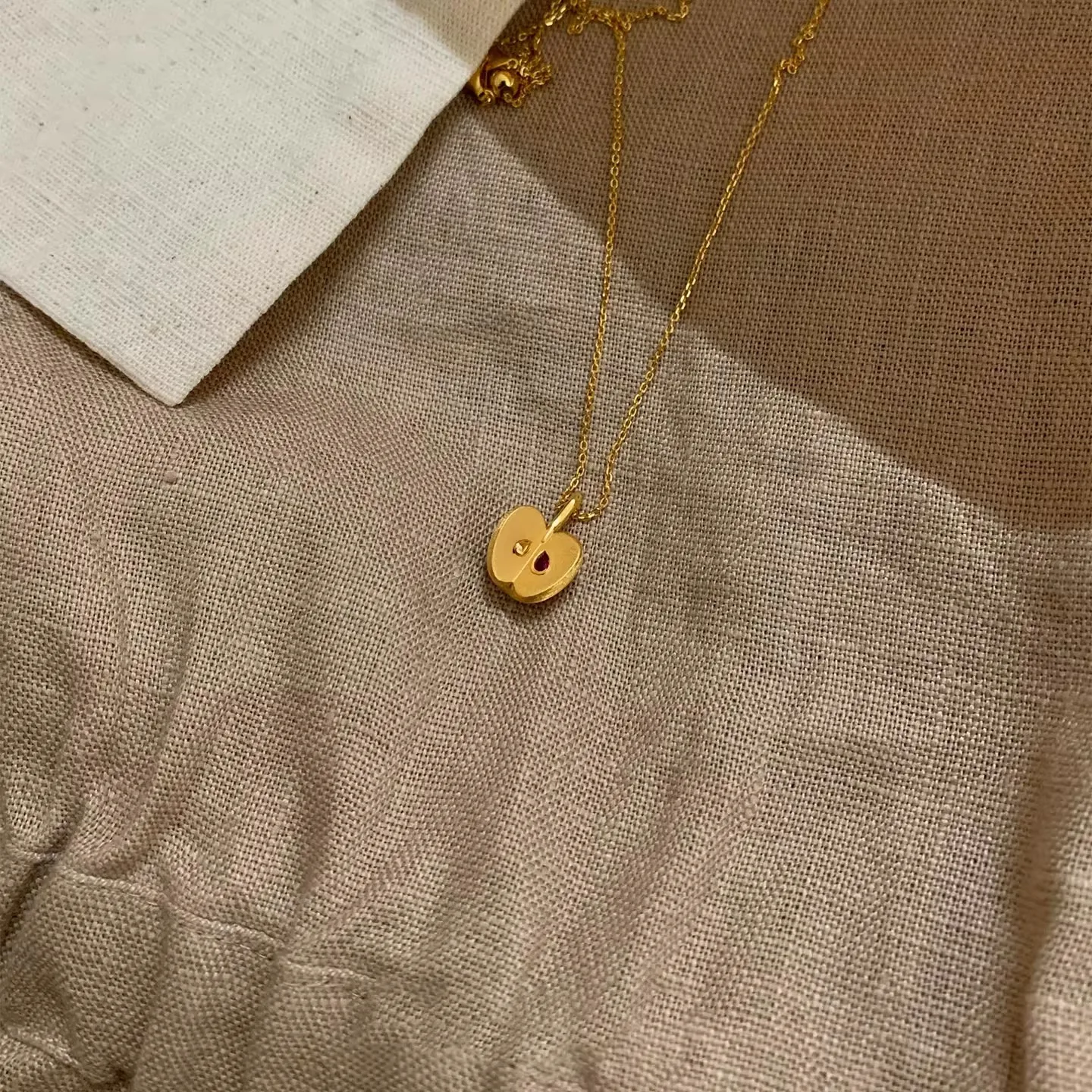 Original Creative 18k Gold Plated Two Sided Apple Pendant Necklaces Inlaid AAA Zircon Lucky Women Christmas Party Jewelry Gifts