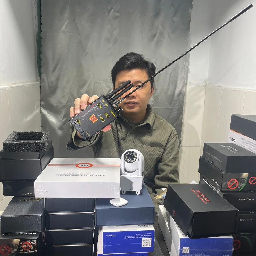 

Премиум-детектор для защиты от шпионажа HERO 009 - GPS-трекер, детектор скрытых камер, обнаружитель жучков, алюминиевый корпус, европейская технология