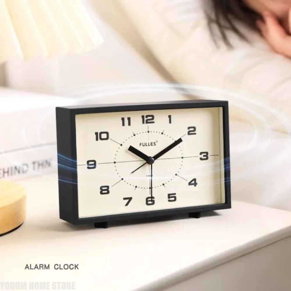 1PC Retro Silent Alarm Clock - Square Desktop Table Clock for Elderly, Living Room Home Decoration