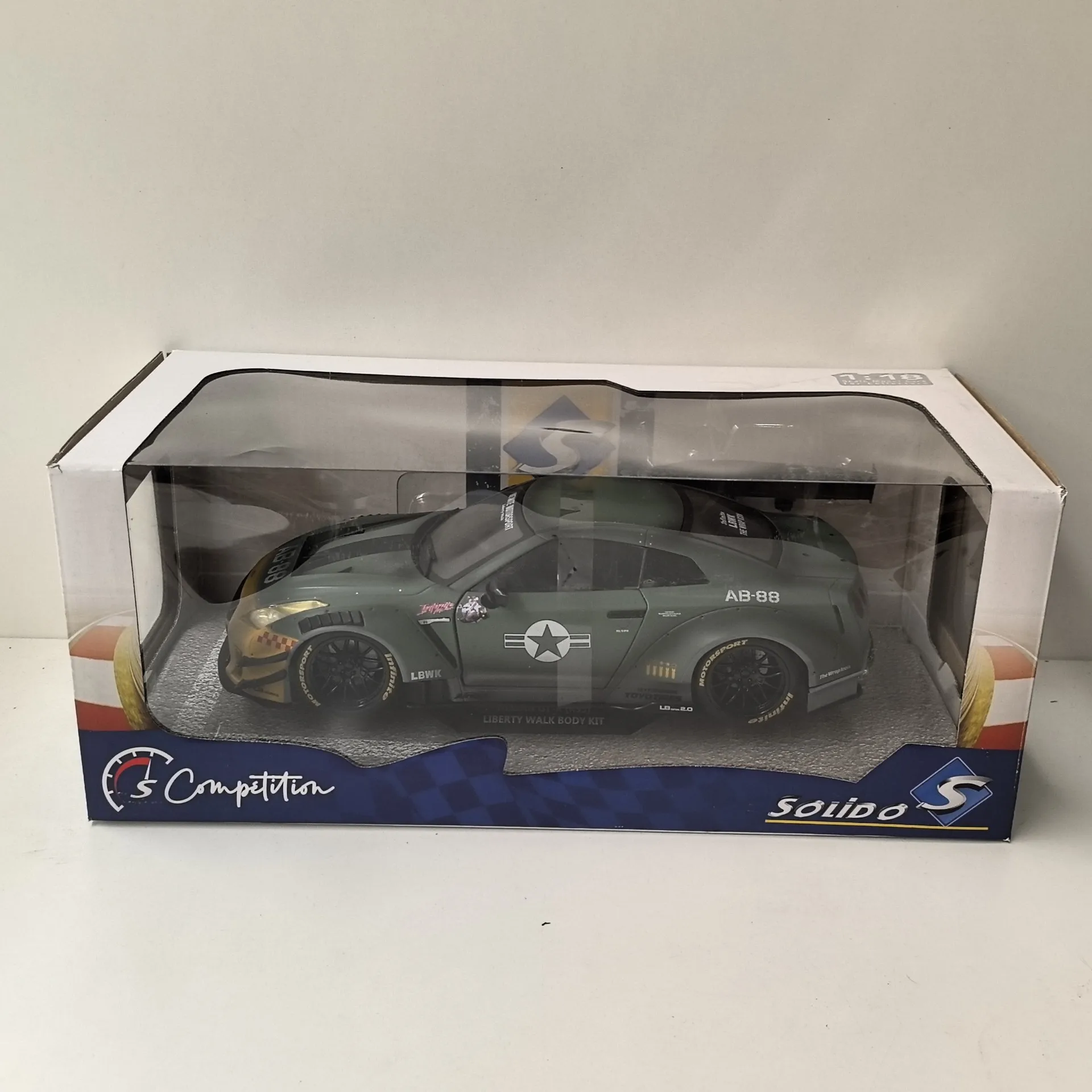 โมเดลรถไดแคสต์ SOLIDO สเกล 1/18 รุ่น GT-R R35 LB ผลิตจากโลหะผสม ของสะสม ของเล่น ของที่ระลึก ของตกแต่ง