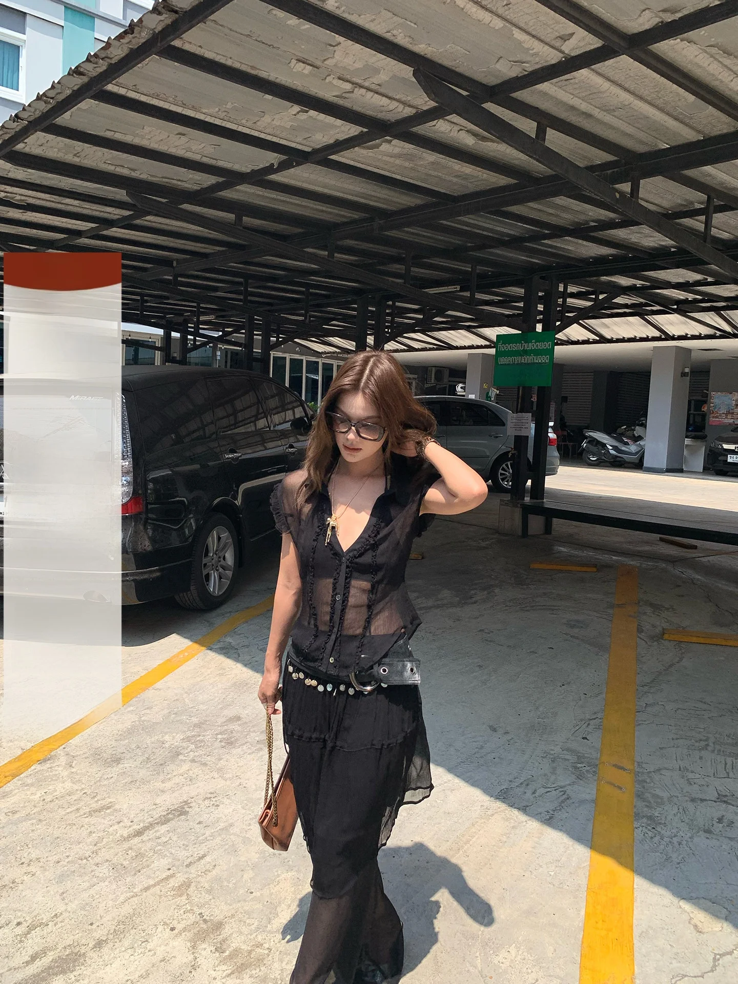 

Retro V-neck Mesh See-through Slimming Women's Summer Fashion Set with Lace Trim Three-piece Ensemble Midi Length Color