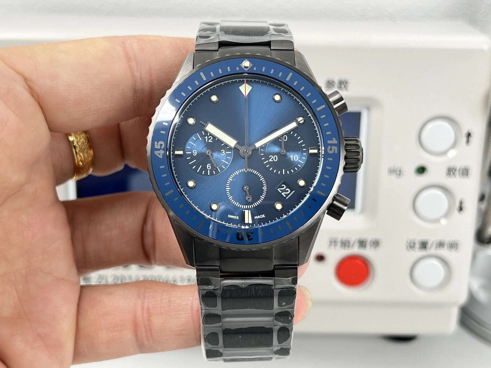 Breathable Perforated Leather Designer Style Men Watch Hole Leather Strap Quartz Wristwatch Waterproof Sport Men Wristwatch Comfort Male Watch Gift for Driving Lover Daily Road Trip