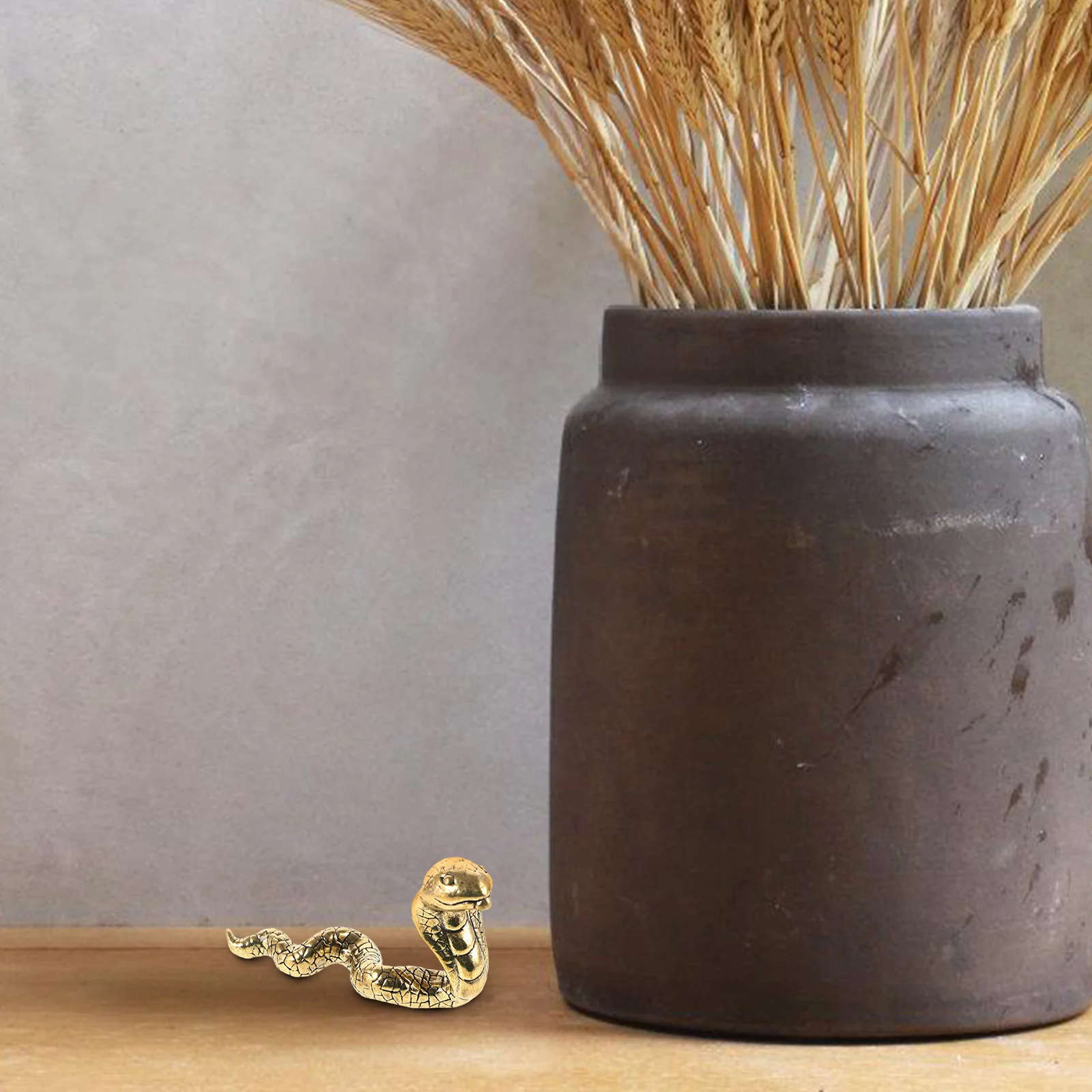 

Brass Snake Ornament Desktop Decor for Home Office Tea Ceremony Retro Style Sturdy Metal Craft Unique Snake Shape Adornment