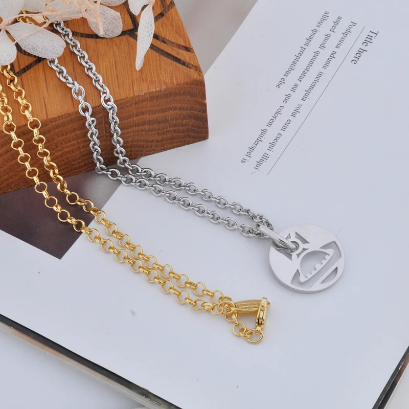 

Серебряное ожерелье S925 с креативным дизайном, двухцветное, с полым круглым подвесом-шармом, женское, легкое, роскошное, элегантное украшение