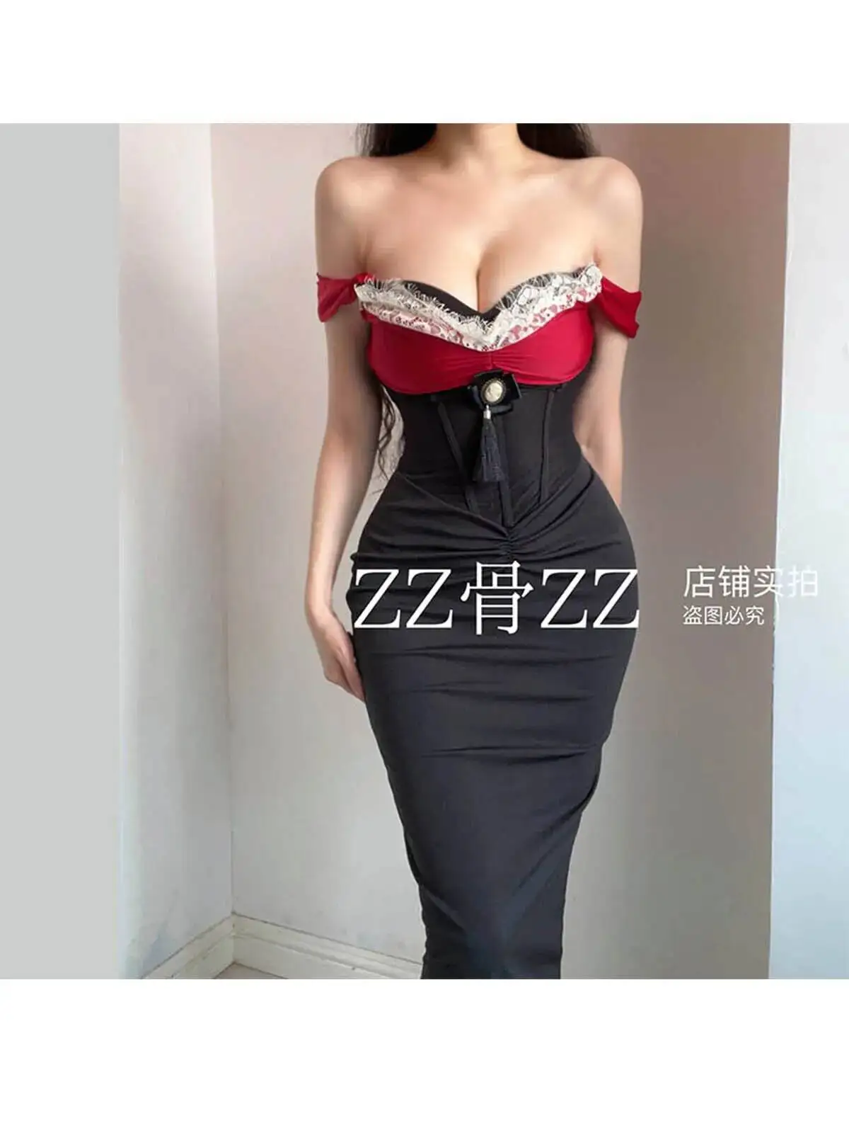 새로운 대조 색상 드레스 우아한 패션 여성스러운 스타일 어깨 끈 슬림 슬래시 넥 핫 섹시한 한국 여성 드레스 6J9X