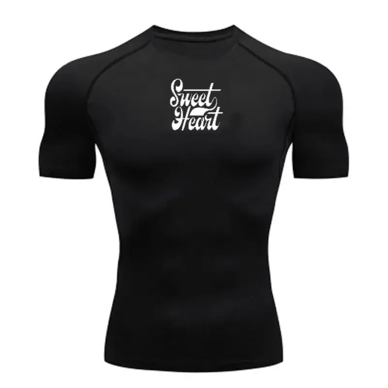 Modische und minimalistische Laufbekleidung, eng anliegende Sportbekleidung, kurzärmelige Sportkleidung, Fitness, bequemes, bedrucktes Sweet Heart-Muster