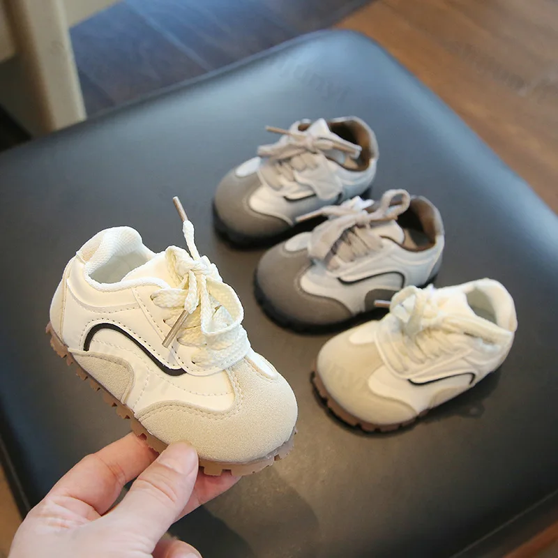 

Повседневная обувь для мальчиков, осенние новые уличные нескользящие удобные детские прогулочные туфли, легкие кроссовки для девочек на мягкой подошве с перекрестной завязкой