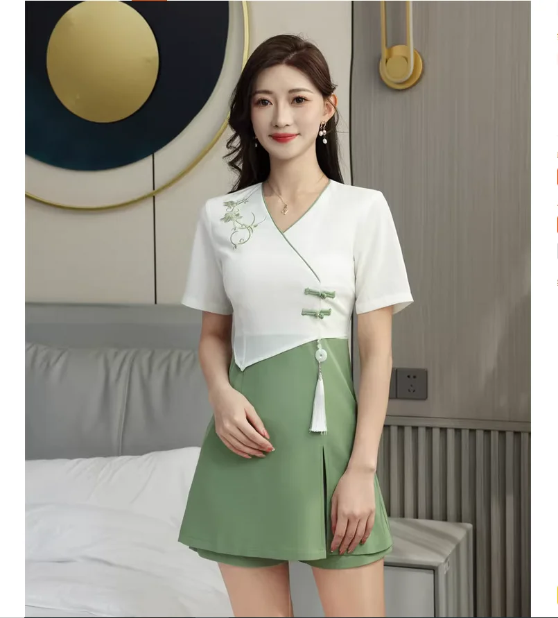

Foot massage female technician dress beauty salon work uniform