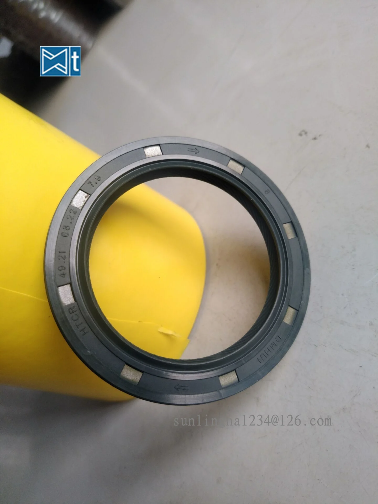 Pressure resistant high-quality shaft oil seal 49.21*68.22*7.9mm NBR HTCR  tractor mechanical seal 9001:2008