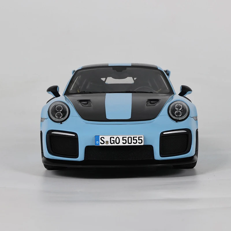 GT Spirit 1:18 GT2 RS modello di auto in resina CLDC027